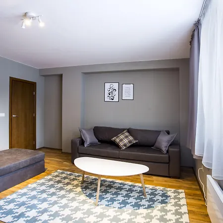 Sunny Hills Ski&wellness 公寓式酒店 2*