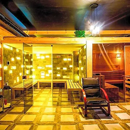 Sunny Hills Ski&wellness Apartmanhotel 2*