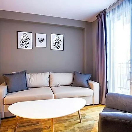 Sunny Hills Ski&wellness Apartmanhotel 2*